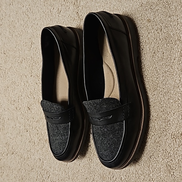 Clarks Collection Women’s Raisie Eletta Loafer Flats Sz 11W. Worn once! - Picture 3 of 7